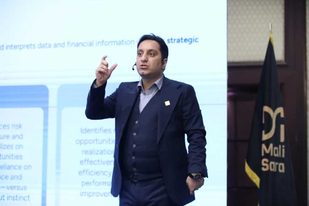 دکتر فرجی در گزارش سمینار حسابداری مدیریت